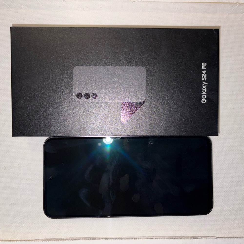 Samsung Galaxy S21 FE in Black